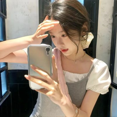 黑影窥窗